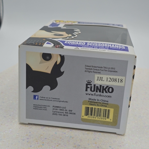 Funko Pop! Edward Scissorhands #17 Vinyl Figure - Picture 7 of 7